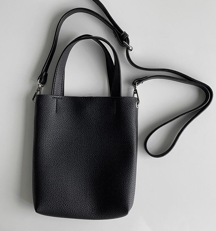 SMALL SQUARE SHOULDER BAG