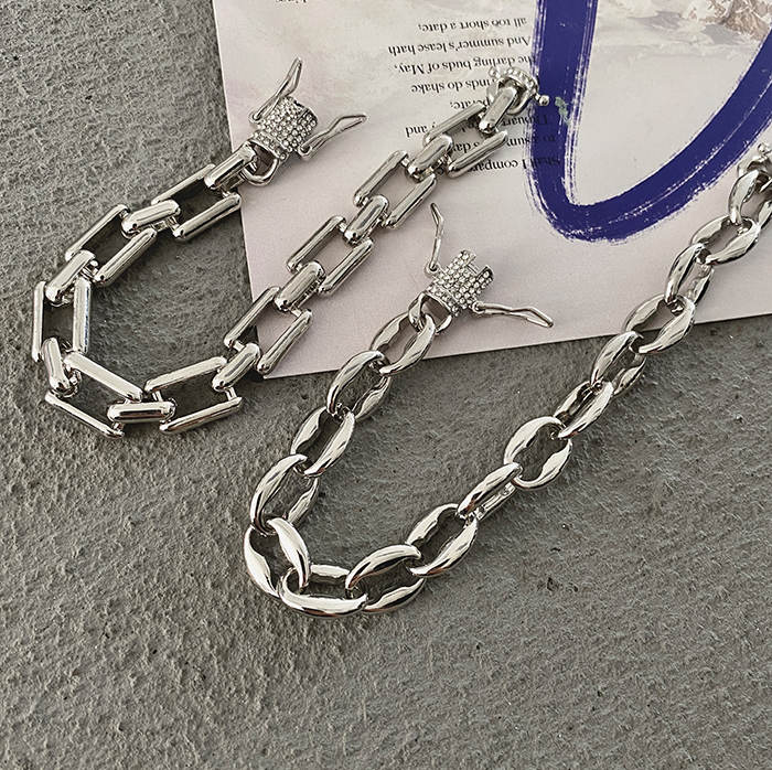 ROUND/SQUARE CHAIN BRACELET