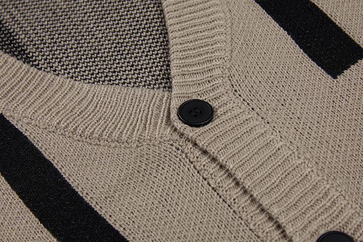 RT No. 3337 V-NECK CARDIGAN