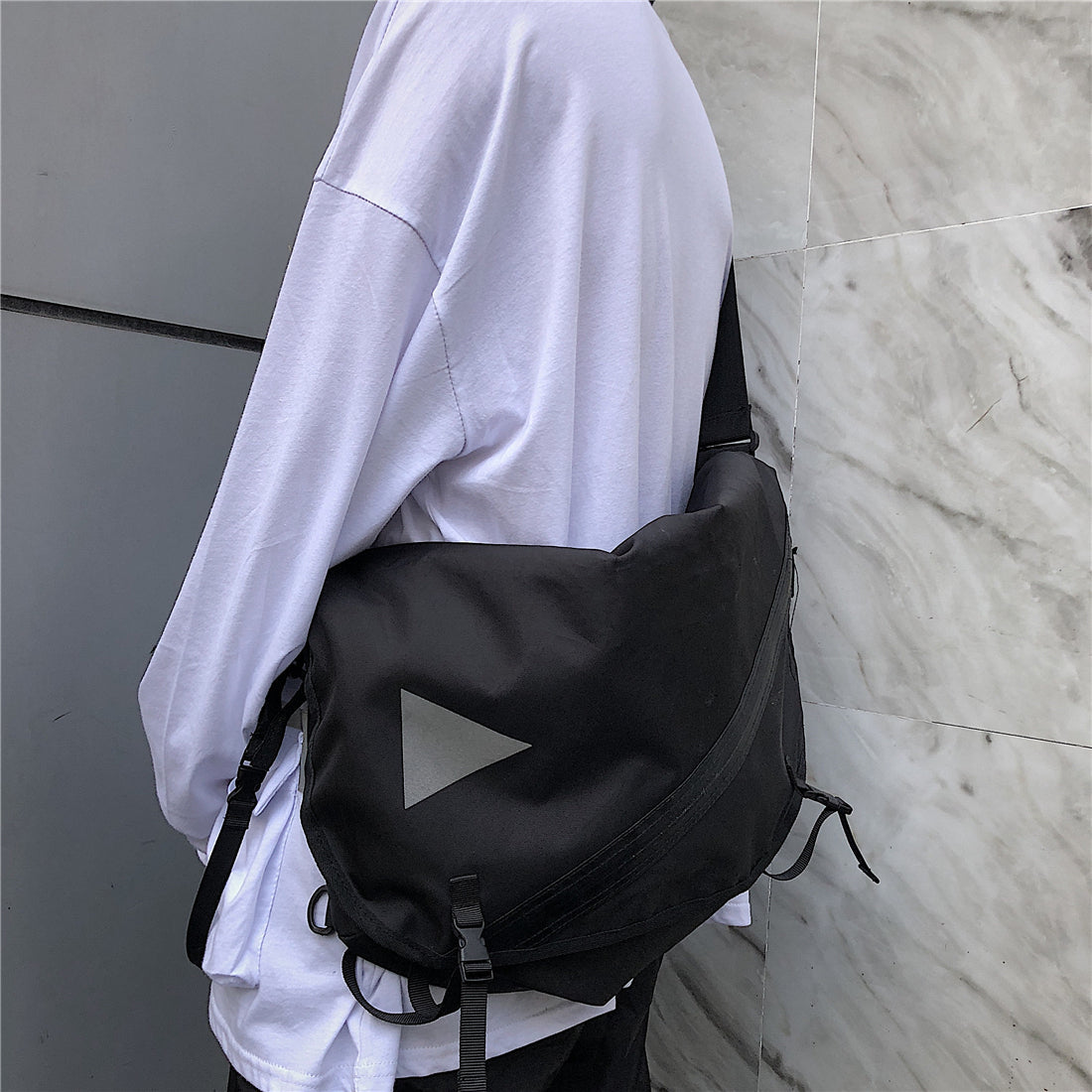 SHOULDER STRAP MESSENGER BAG