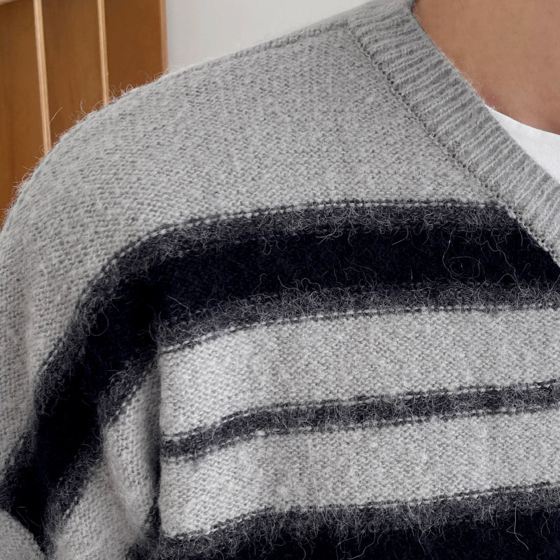 RT No. 3280 V-NECK STRIPED KNITTED SWEATER